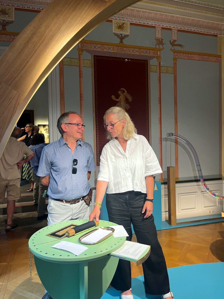 Andrea Schwaderlapp und Tilman Bemm im Entscheidungsraum